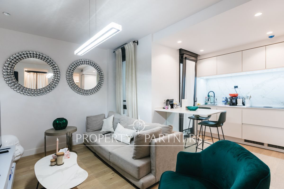 Living room of Apartment to rent in  Madrid Capital  with Heating, Swimming Pool and Furnished