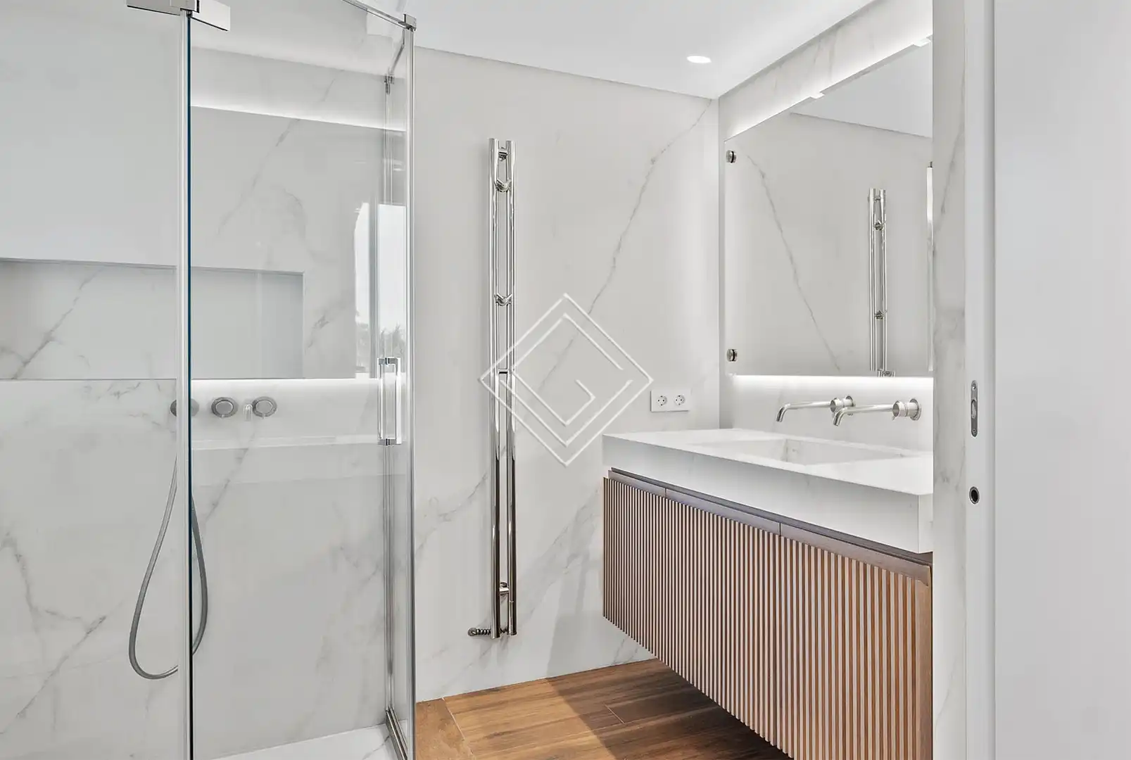 Badezimmer von Wohnung zum Verkauf in Marbella mit Klimaanlage, Heizung und Terrasse