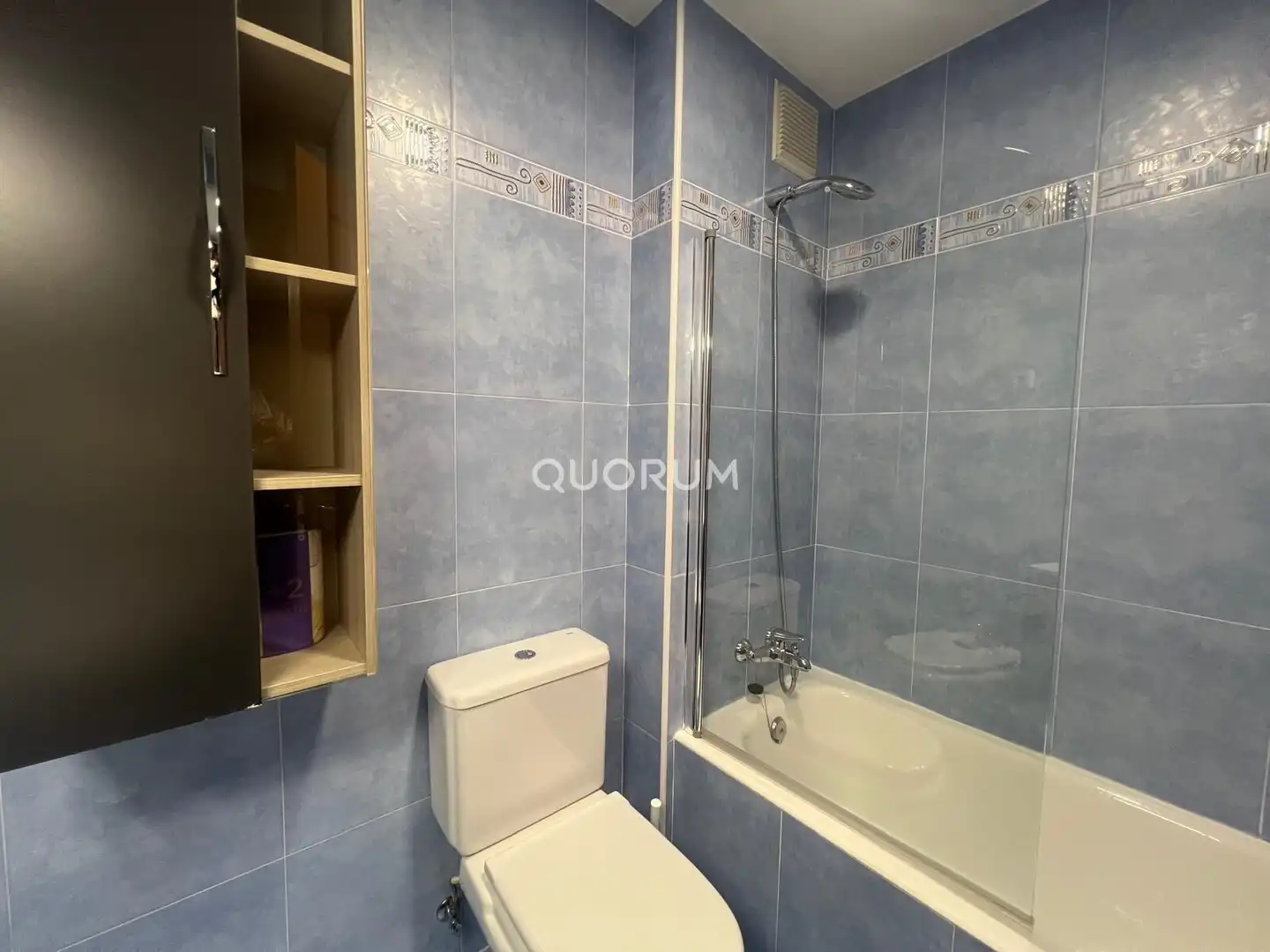 Bathroom of Flat for rent in Bilbao   with Heating and Furnished