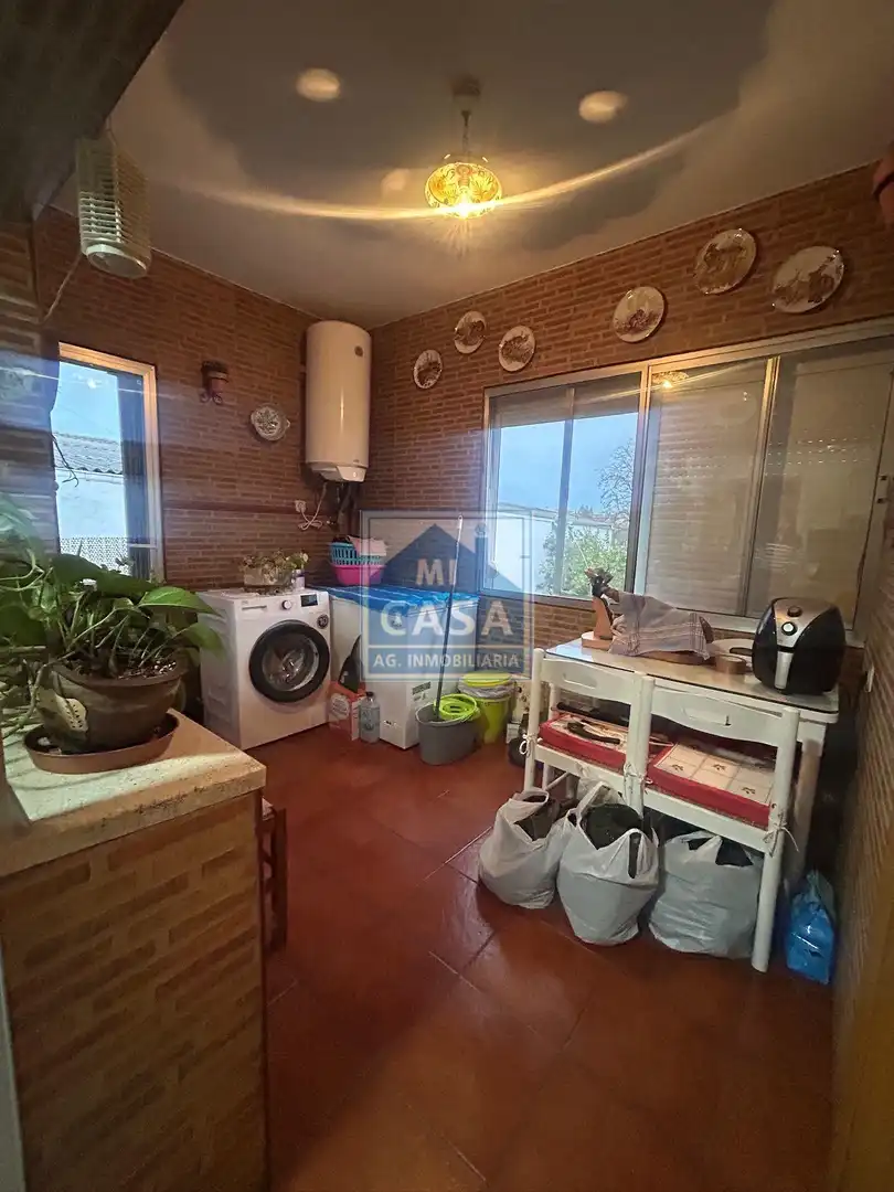 Cuina de Casa o xalet en venda en Mérida amb Aire condicionat i Terrassa