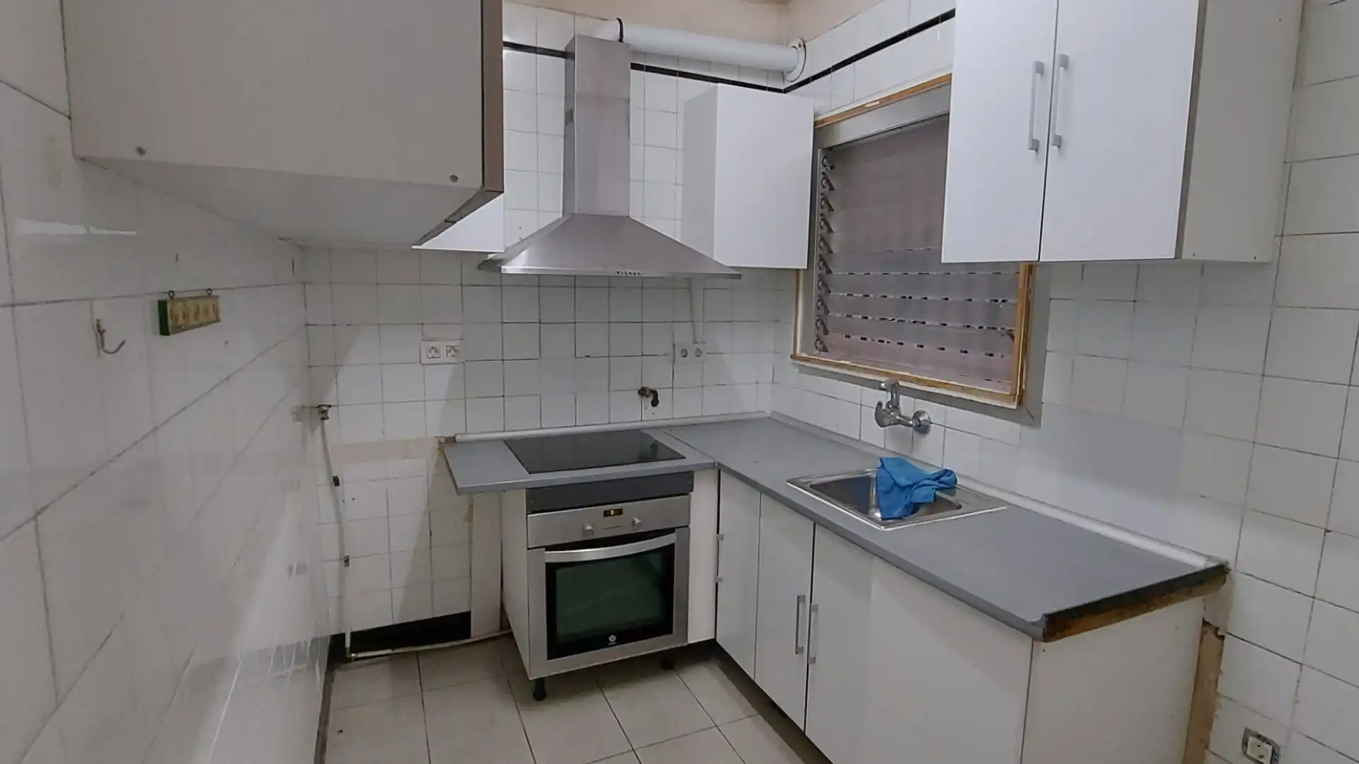 Kitchen of Flat for sale in  Barcelona Capital  with Alarm