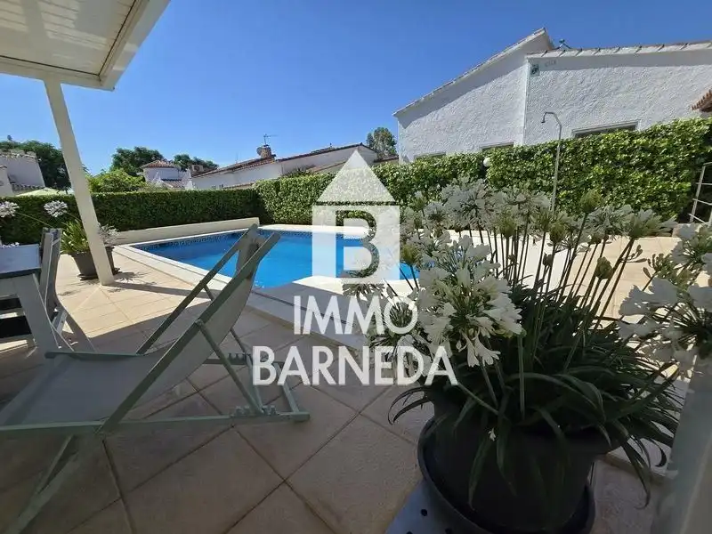 Jardí de Casa o xalet en venda en Empuriabrava amb Aire condicionat, Calefacció i Jardí privat