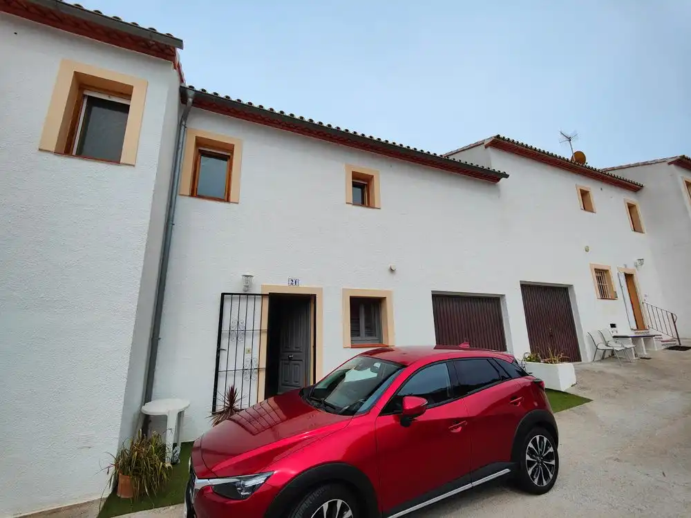 Vista exterior de Casa adosada en venda en Gata de Gorgos amb Aire condicionat, Calefacció i Jardí privat
