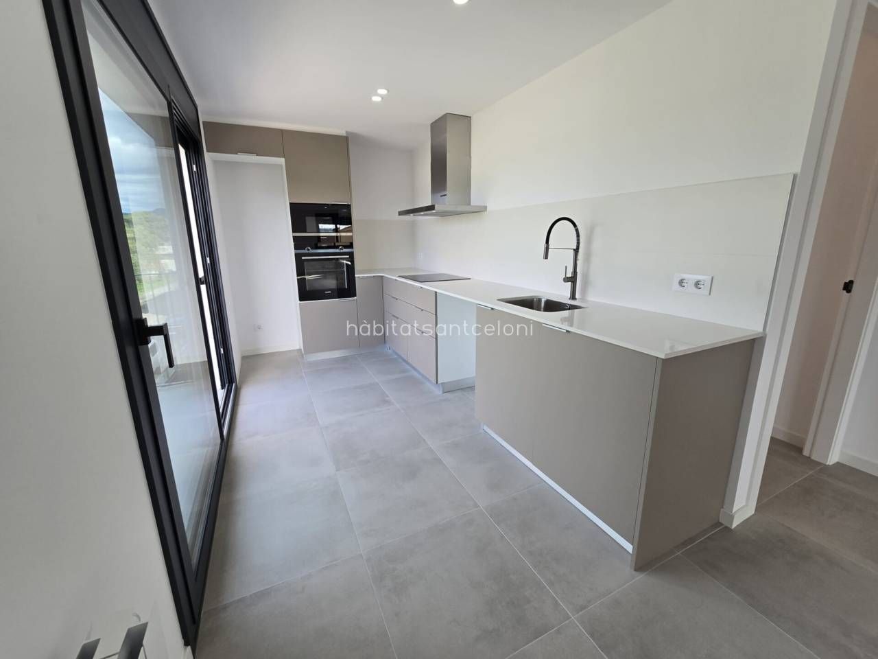 Kitchen of Flat for sale in Hostalric  with Air Conditioner, Heating and Balcony
