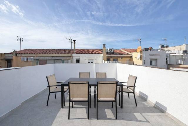Casa adosada en Venta en Gràcia