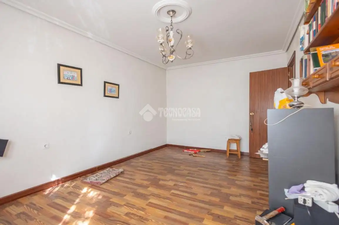 Casa aparellada en venda a Girón, imagen 10