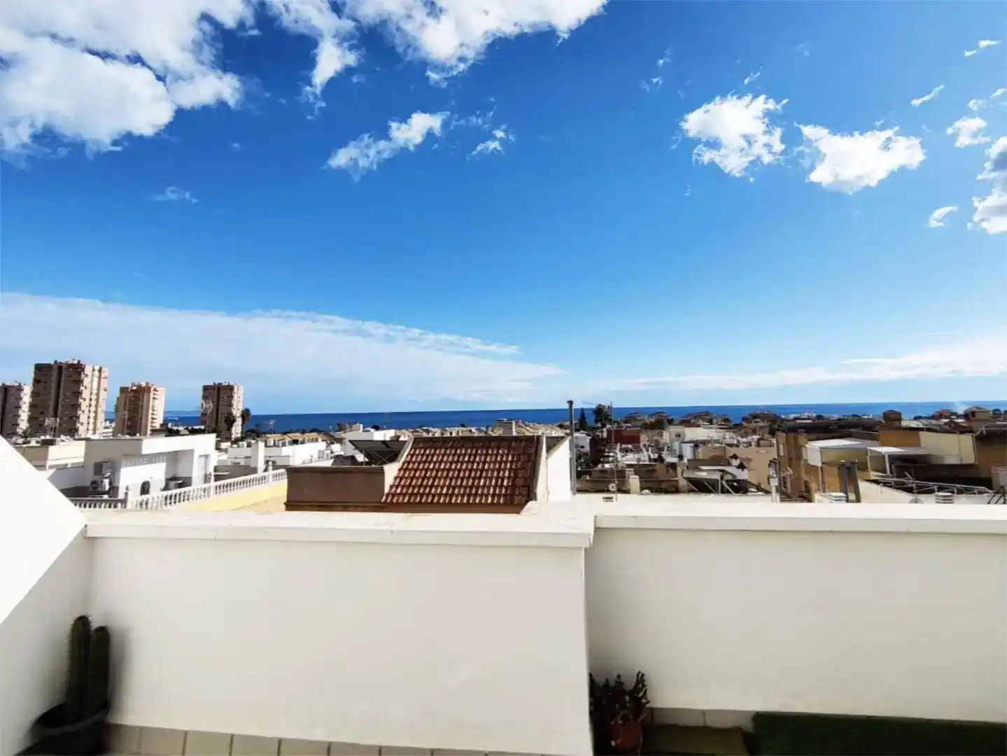 Vista exterior de Piso en venta en Roquetas de Mar con Amueblado