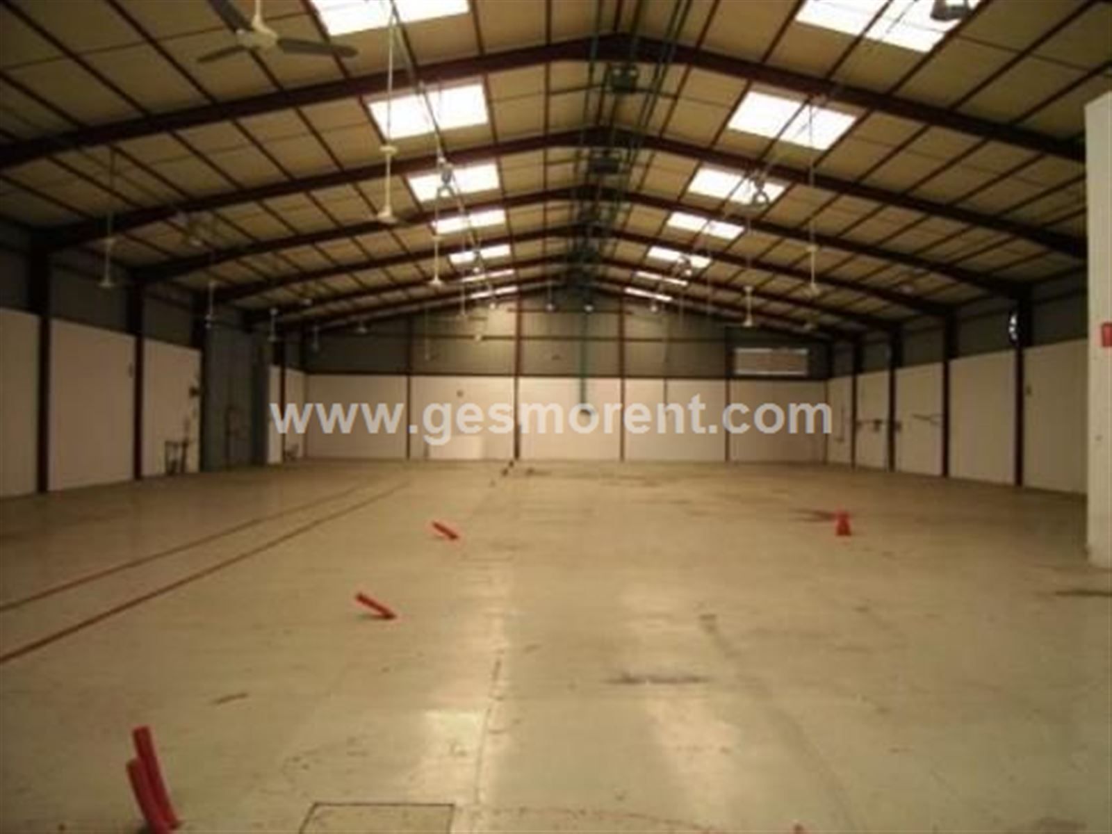 Industrial buildings to rent in Llucmajor