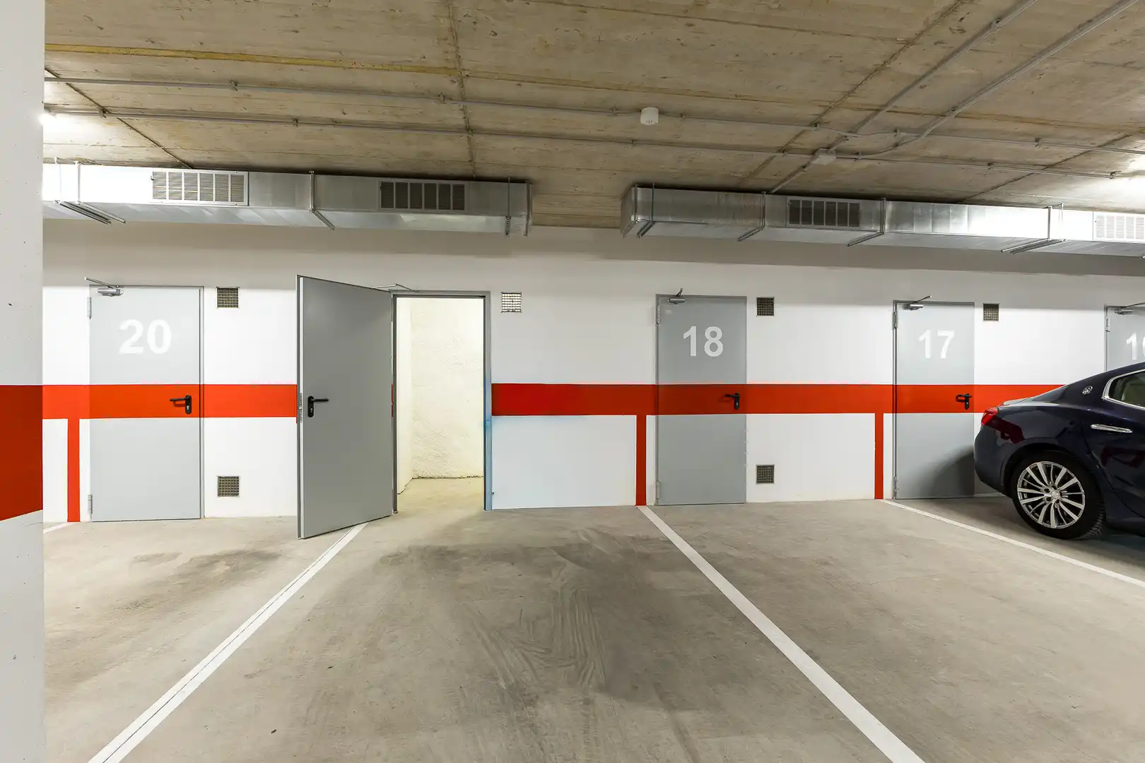 Parking of Apartments for sale in Vilanova i la Geltrú  with Air Conditioner, Heating and Storage room
