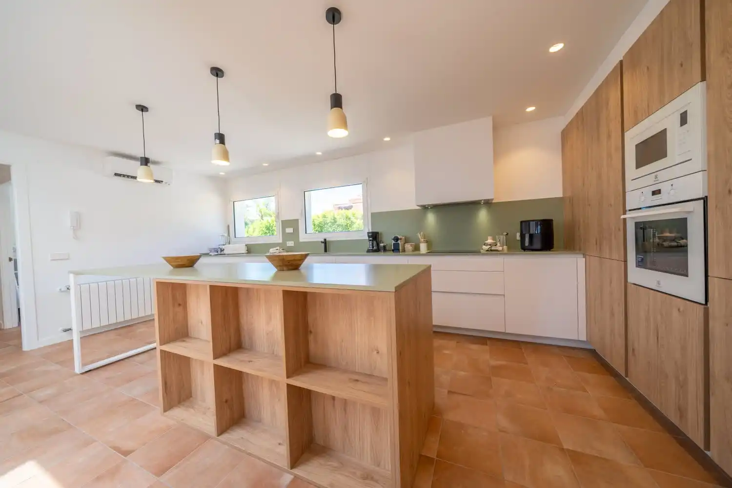 Cocina de Casa o chalet de alquiler en Blanes con Aire acondicionado, Calefacción y Jardín privado