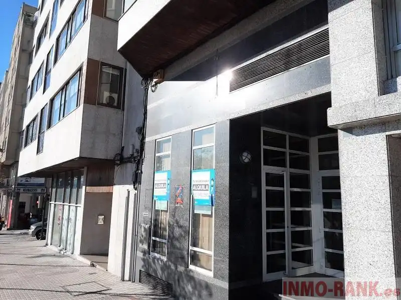 Local comercial de lloguer a Centro Urbano