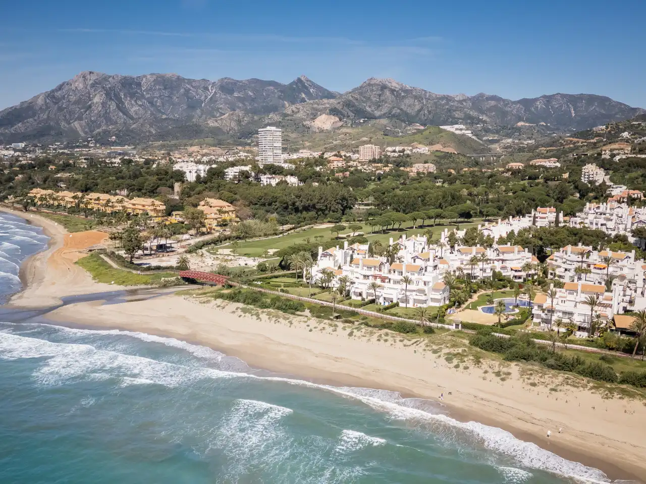 Vista exterior de Piso en venta en Marbella con Aire acondicionado, Calefacción y Terraza