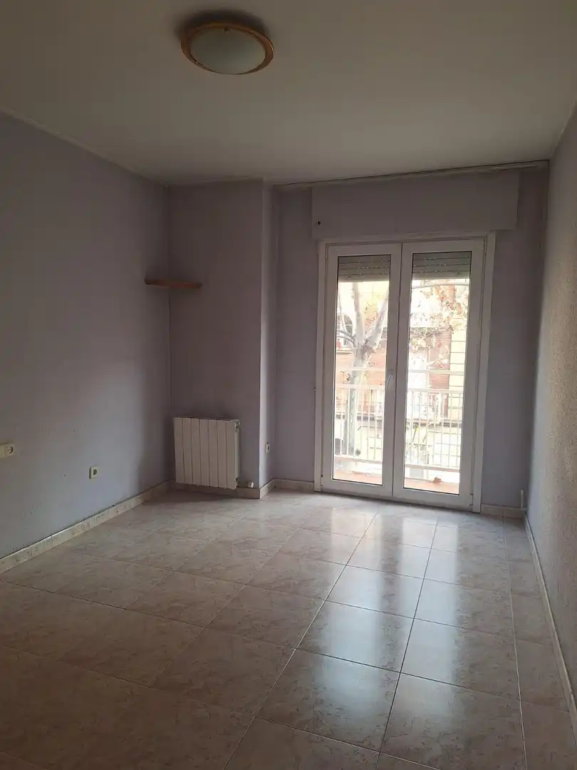 Schlafzimmer von Wohnung zum Verkauf in Sabadell mit Klimaanlage, Heizung und Balkon