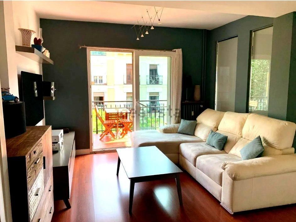 Sala d'estar de Apartament en venda en  Madrid Capital amb Aire condicionat, Calefacció i Terrassa