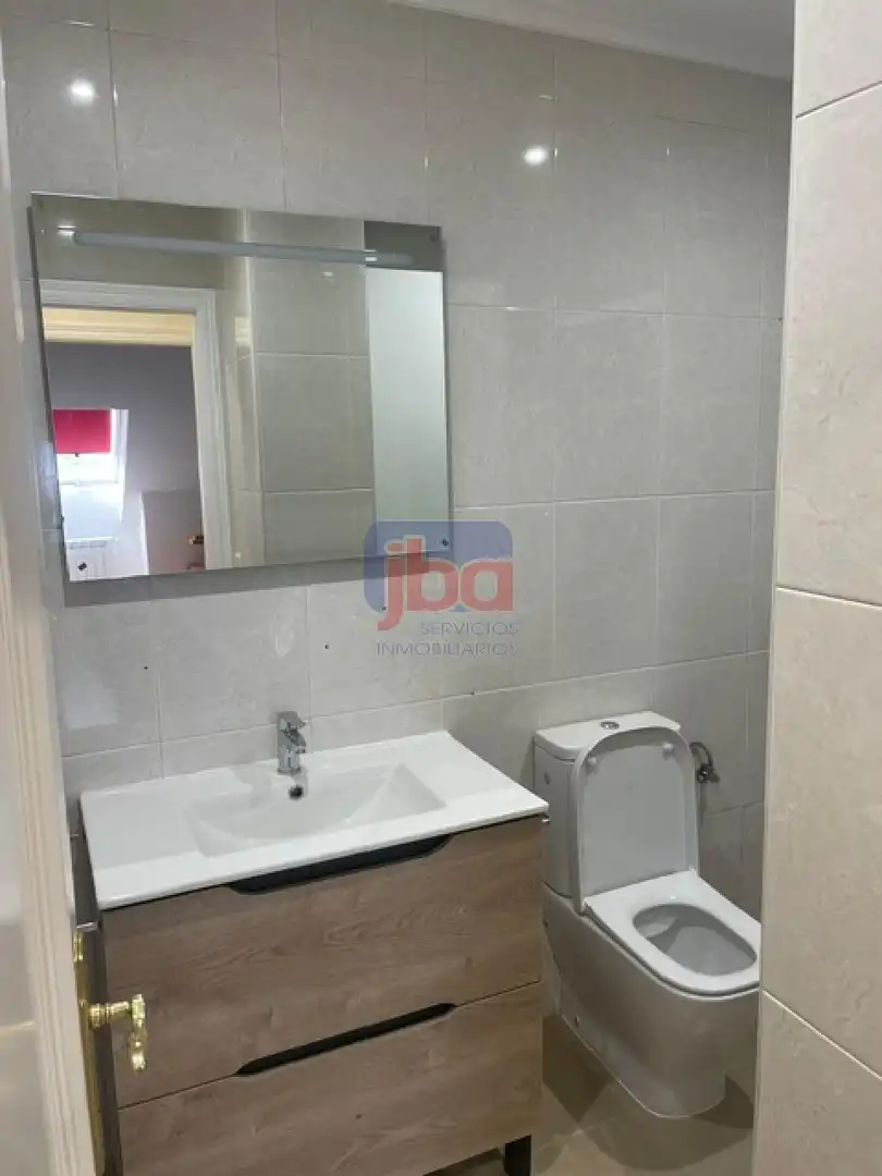 Bathroom of Attic for rent in Ourense Capital   with Heating, Terrace and Storage room