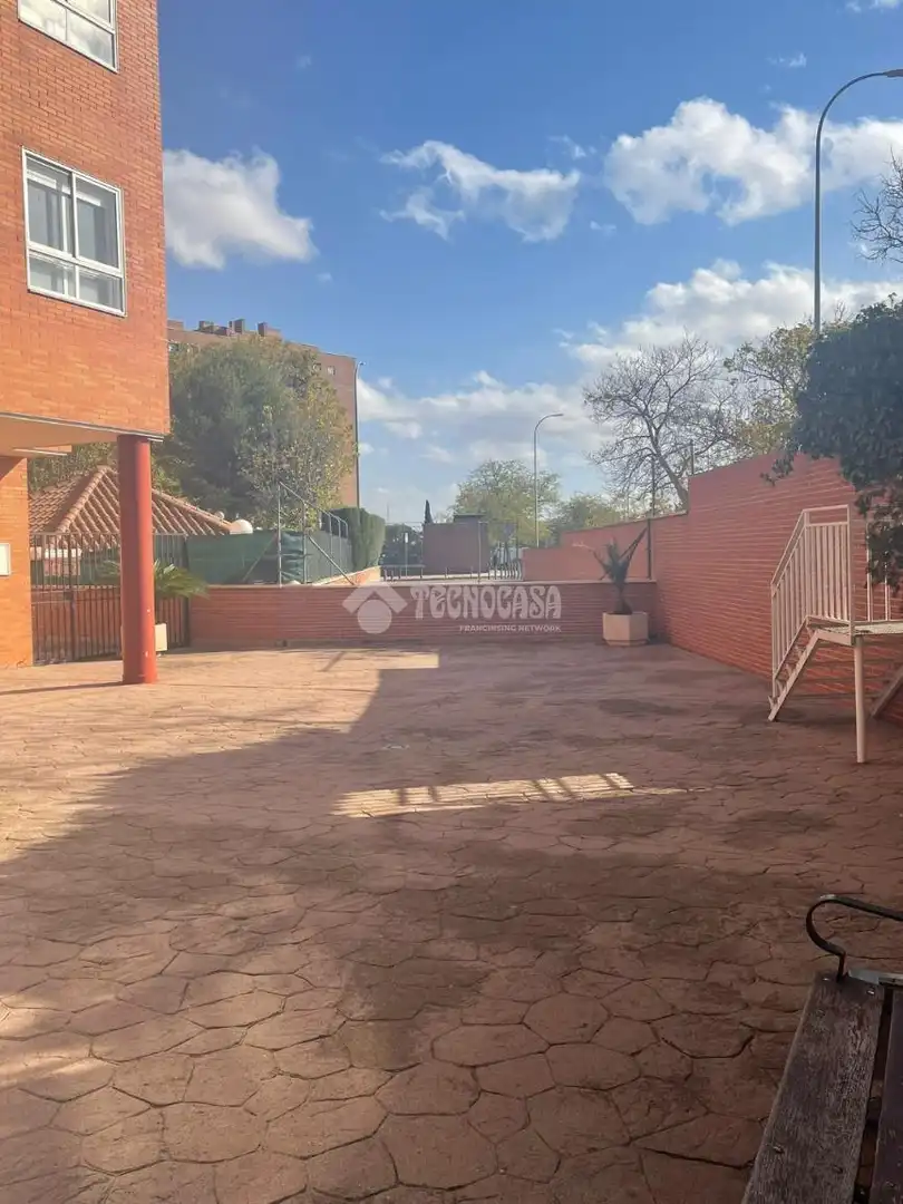 Flat for rent in Suroeste - Zona Hospital