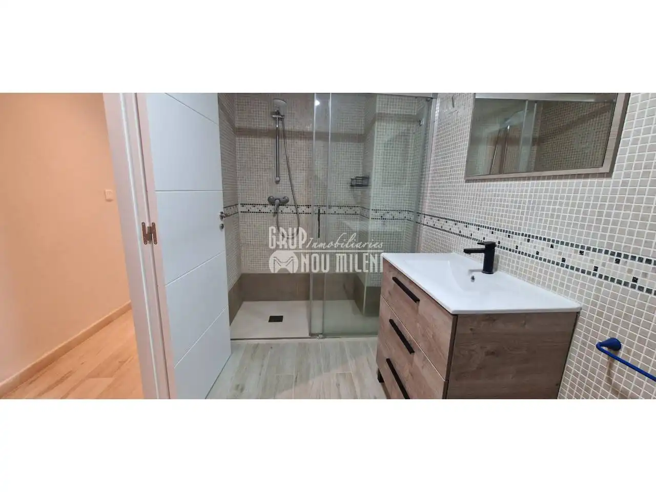 Bathroom of Flat for rent in Catarroja  with Air Conditioner, Heating and Terrace