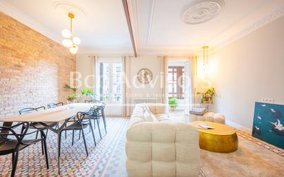 Living room of Flat for sale in  Barcelona Capital  with Air Conditioner, Heating and Terrace