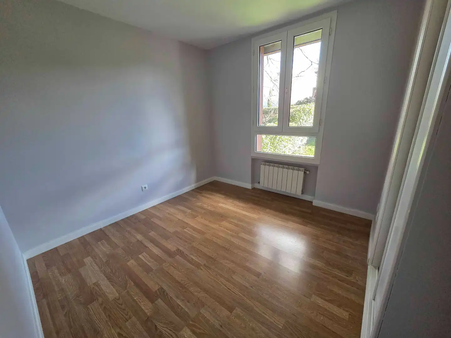 Habitación de Casa adosada de alquiler en La Moraleja con Calefacción, Jardín privado y Terraza