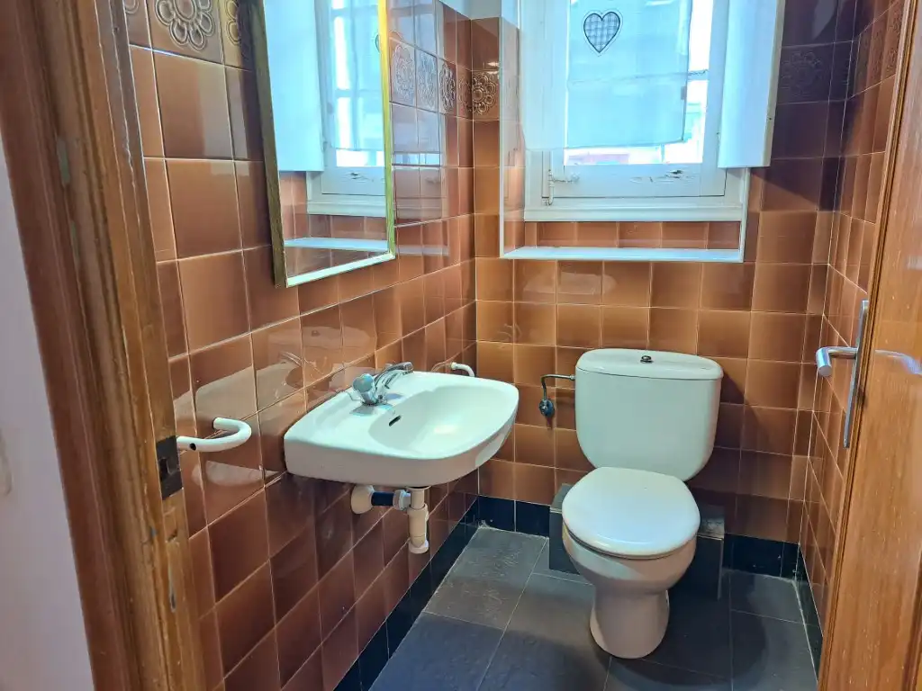 Badezimmer von Wohnungen zum Verkauf in Puigcerdà mit Heizung, Parkett und Abstellraum