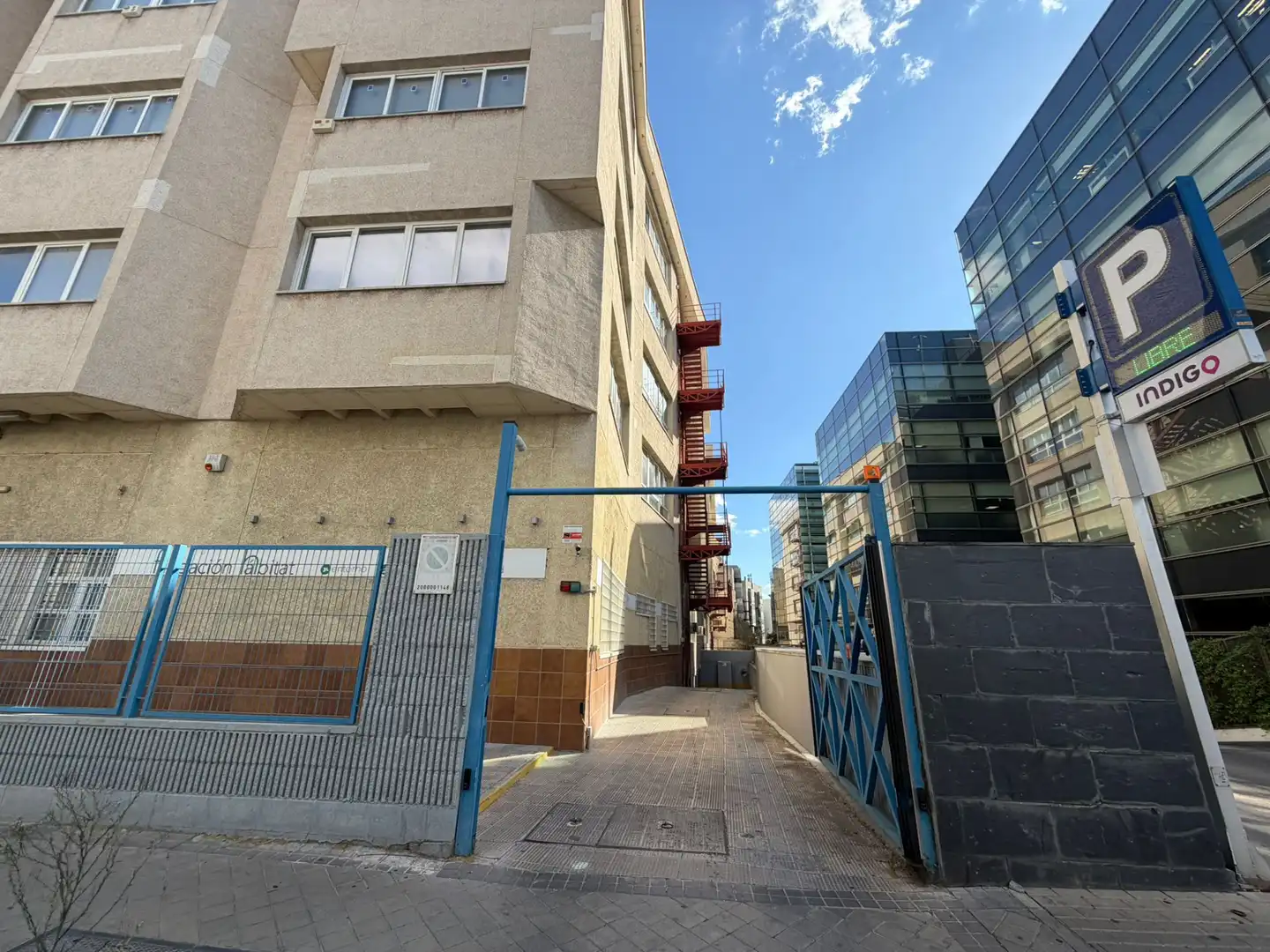 Einzelparkplatz mit Aufzug zum Verkauf in Calle de Santa Leonor, imagen 11