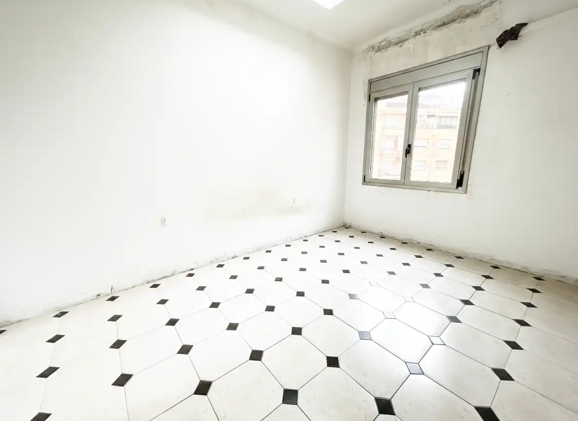Habitación de Piso en venta en L'Hospitalet de Llobregat con Aire acondicionado