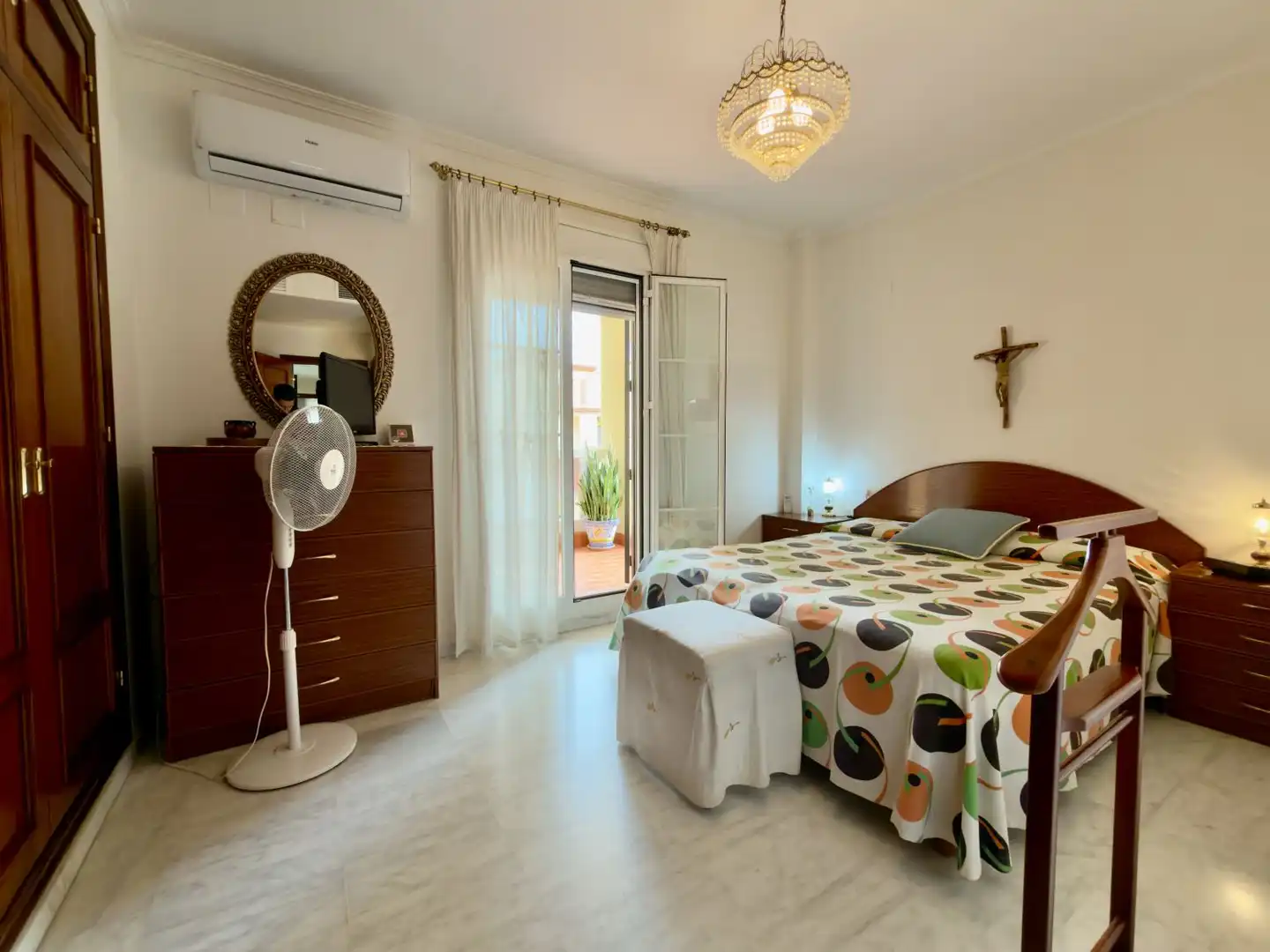 Habitación de Casa o chalet en venta en Mairena del Aljarafe con Aire acondicionado, Calefacción y Terraza