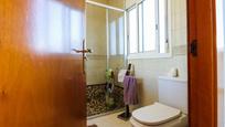 Bathroom of Single-family semi-detached for sale in Santa Margarida I Els Monjos  with Heating and Balcony