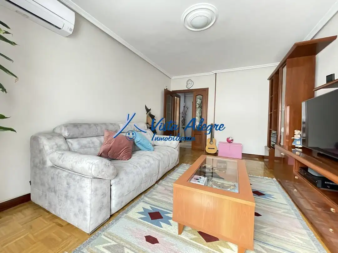 Sala de estar de Piso en venta en Haro con Calefacción, Parquet y Terraza