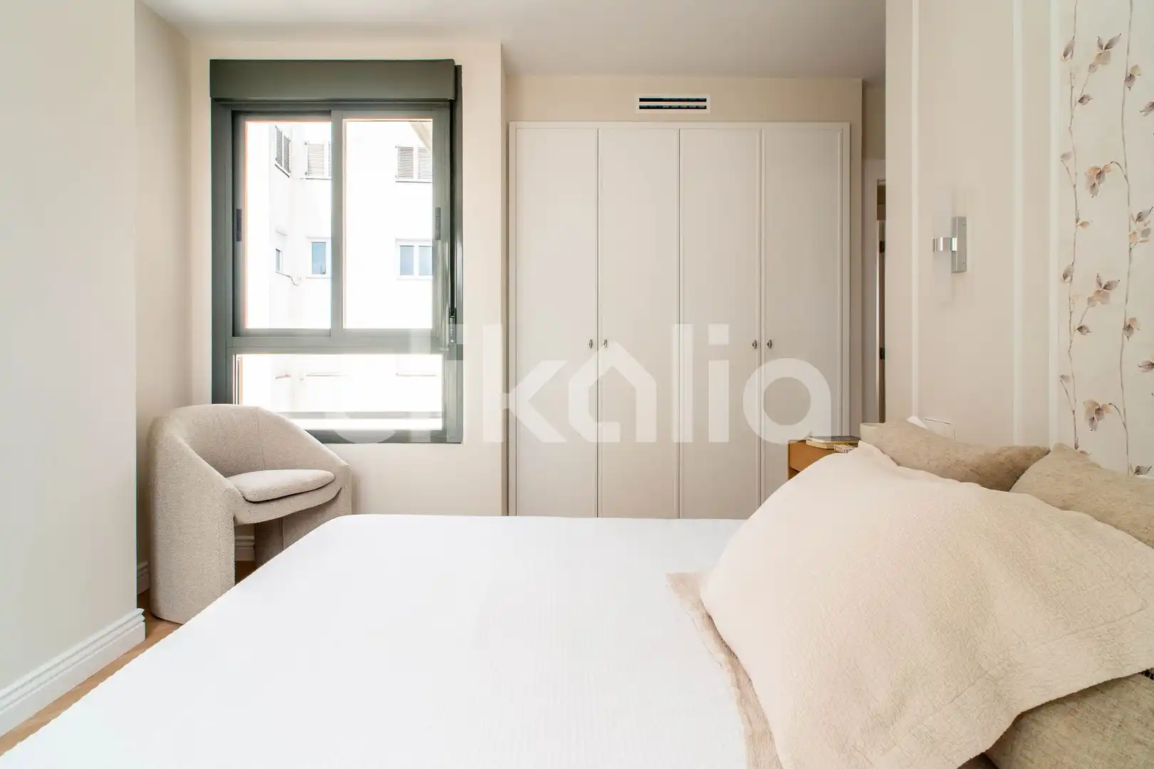 Schlafzimmer von Dachboden zum Verkauf in Madrid mit Klimaanlage, Heizung und Terrasse