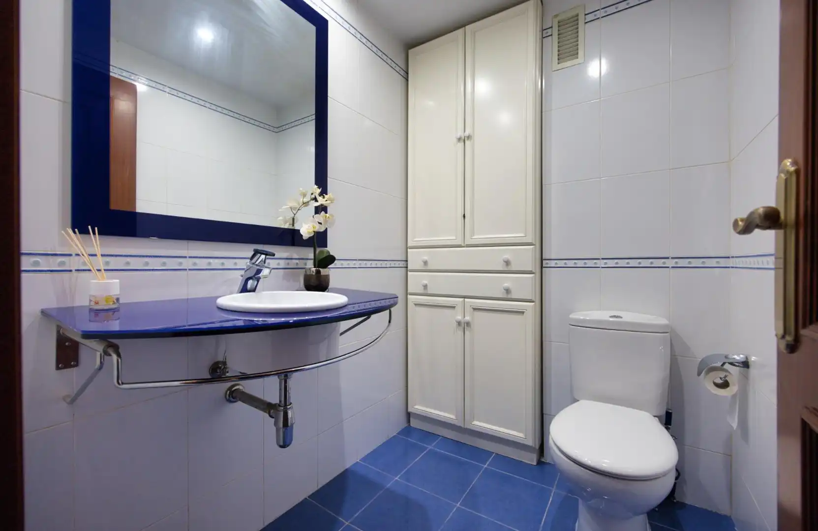 Baño de Piso en venta en Alicante / Alacant con Aire acondicionado, Calefacción y Terraza