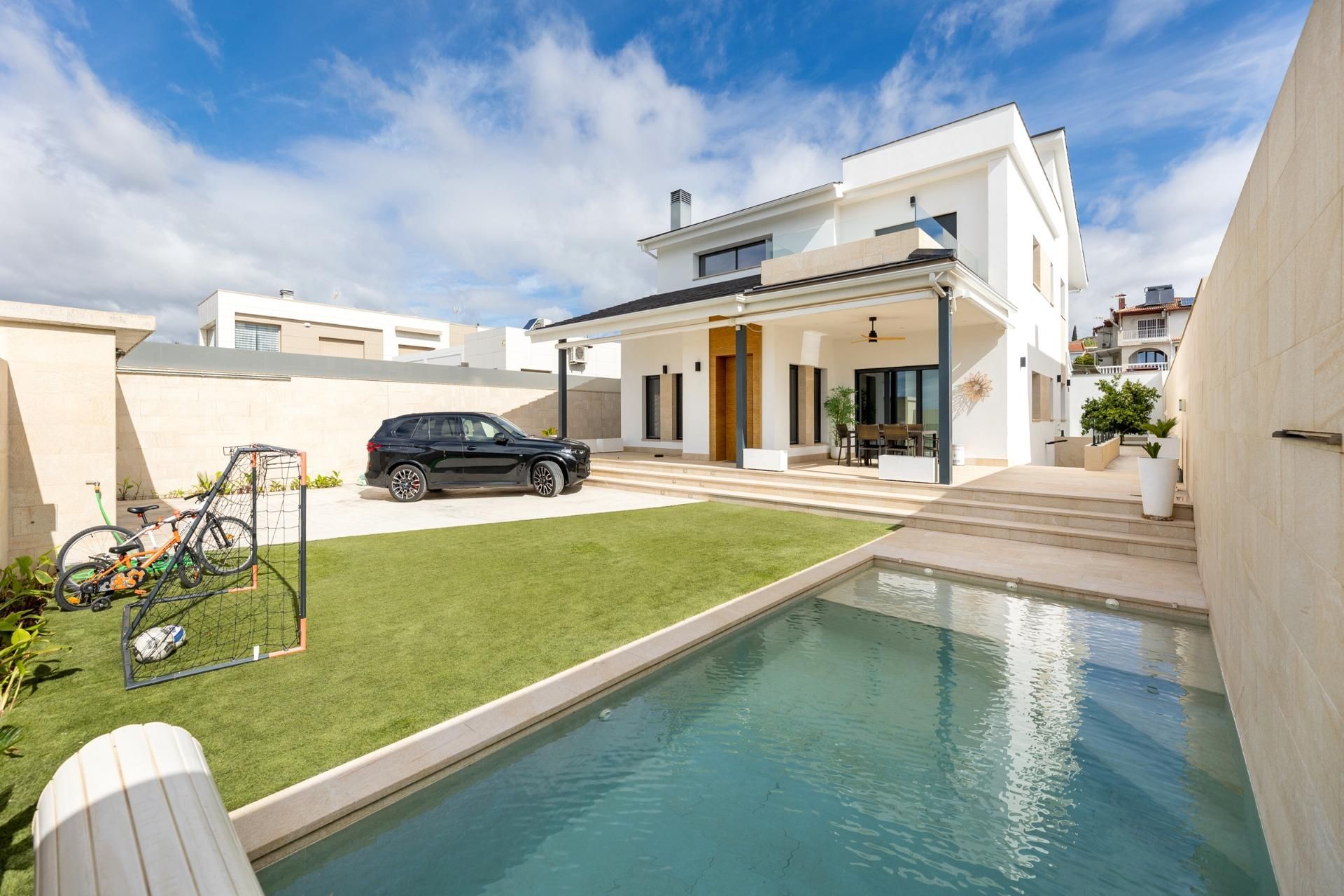 Exterior view of House or chalet for sale in Peligros  with Air Conditioner, Heating and Private garden