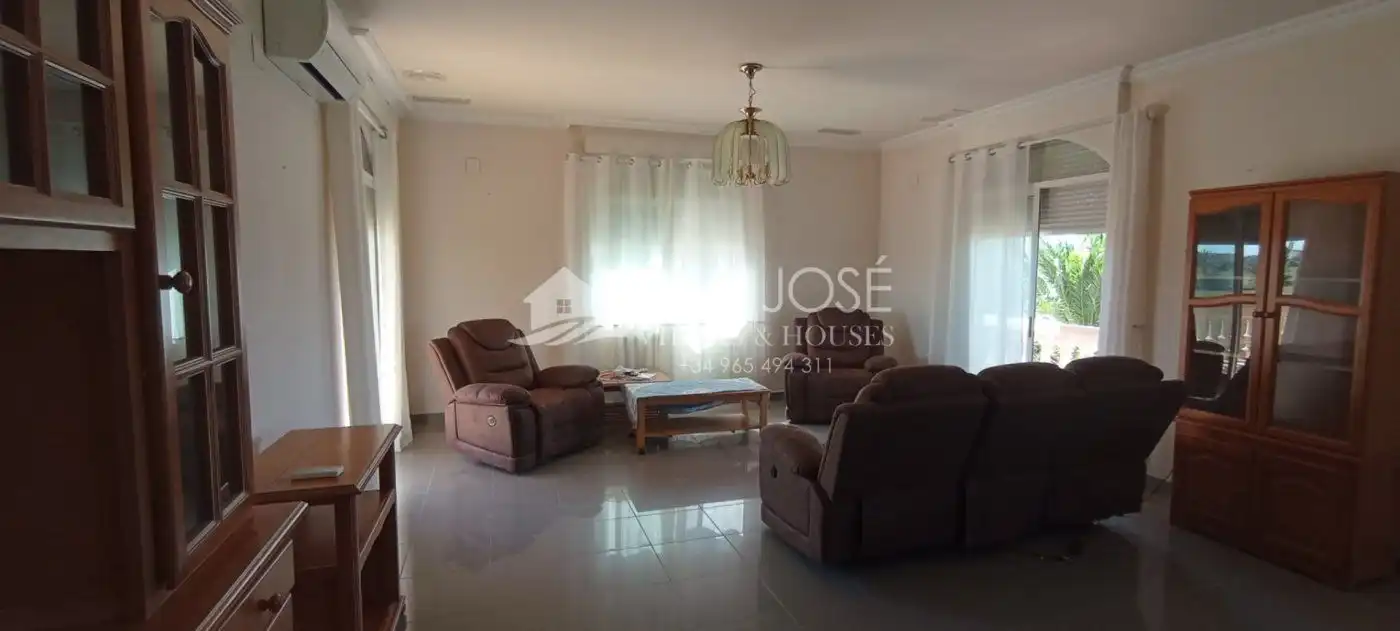 Sala de estar de Casa o chalet en venta en Crevillent con Aire acondicionado, Calefacción y Jardín privado