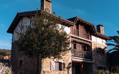 Vista exterior de Casa adosada en venda en Laudio / Llodio amb Terrassa i Balcó