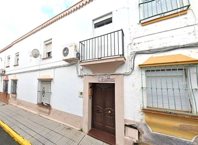 Casa adosada en Venta en  Matacan, 18 en Barrio Bajo