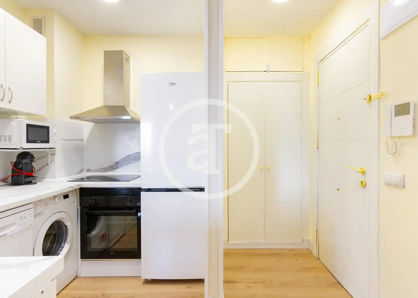 Kitchen of Flat for rent in Madrid  with Air Conditioner, Heating and Furnished