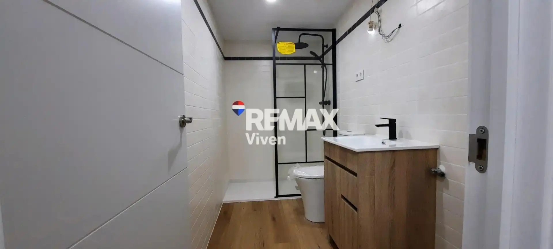 Baño de Planta baja en venta en Vilanova i la Geltrú con Aire acondicionado, Calefacción y Parquet
