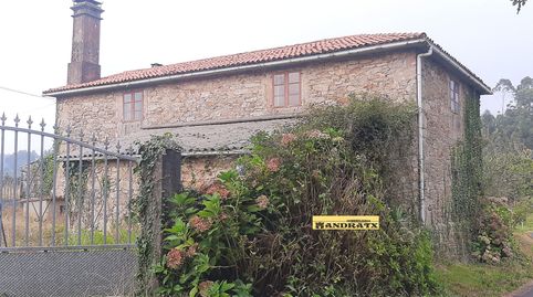 Casa de piedra independiente