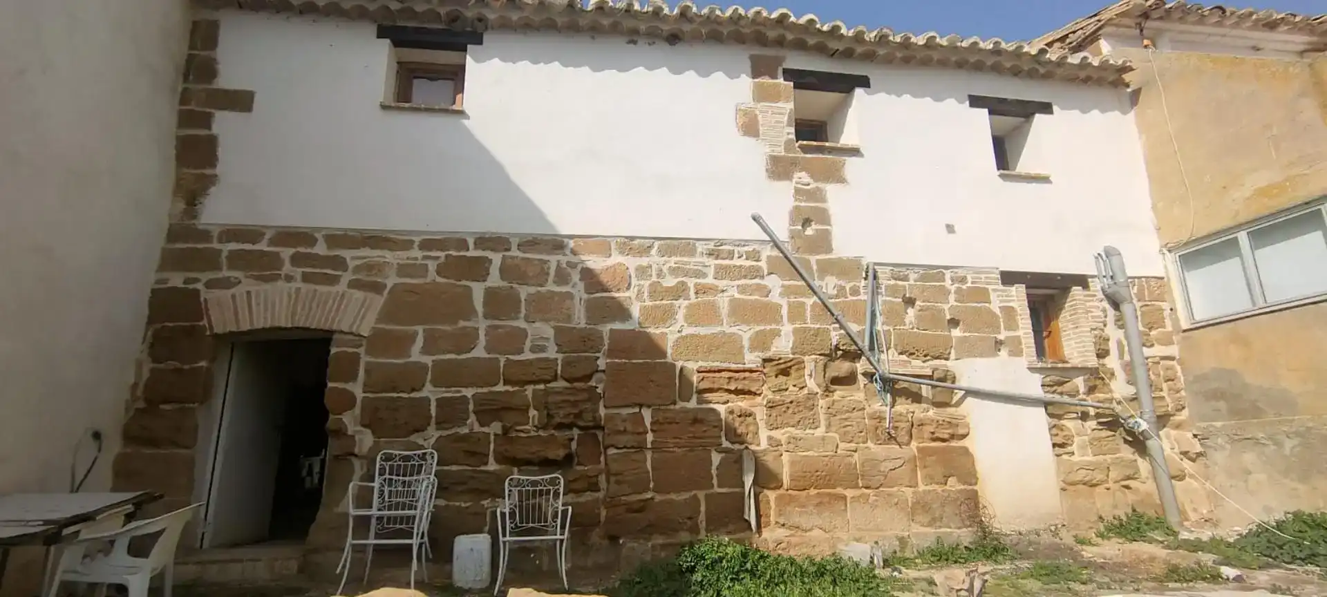 Vista exterior de Casa adosada en venta en Grañén