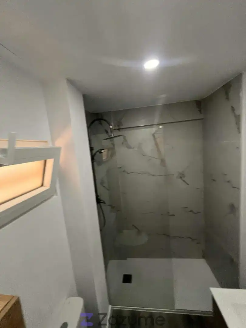 Baño de Estudio de alquiler en Calvià con Aire acondicionado, Parquet y Piscina