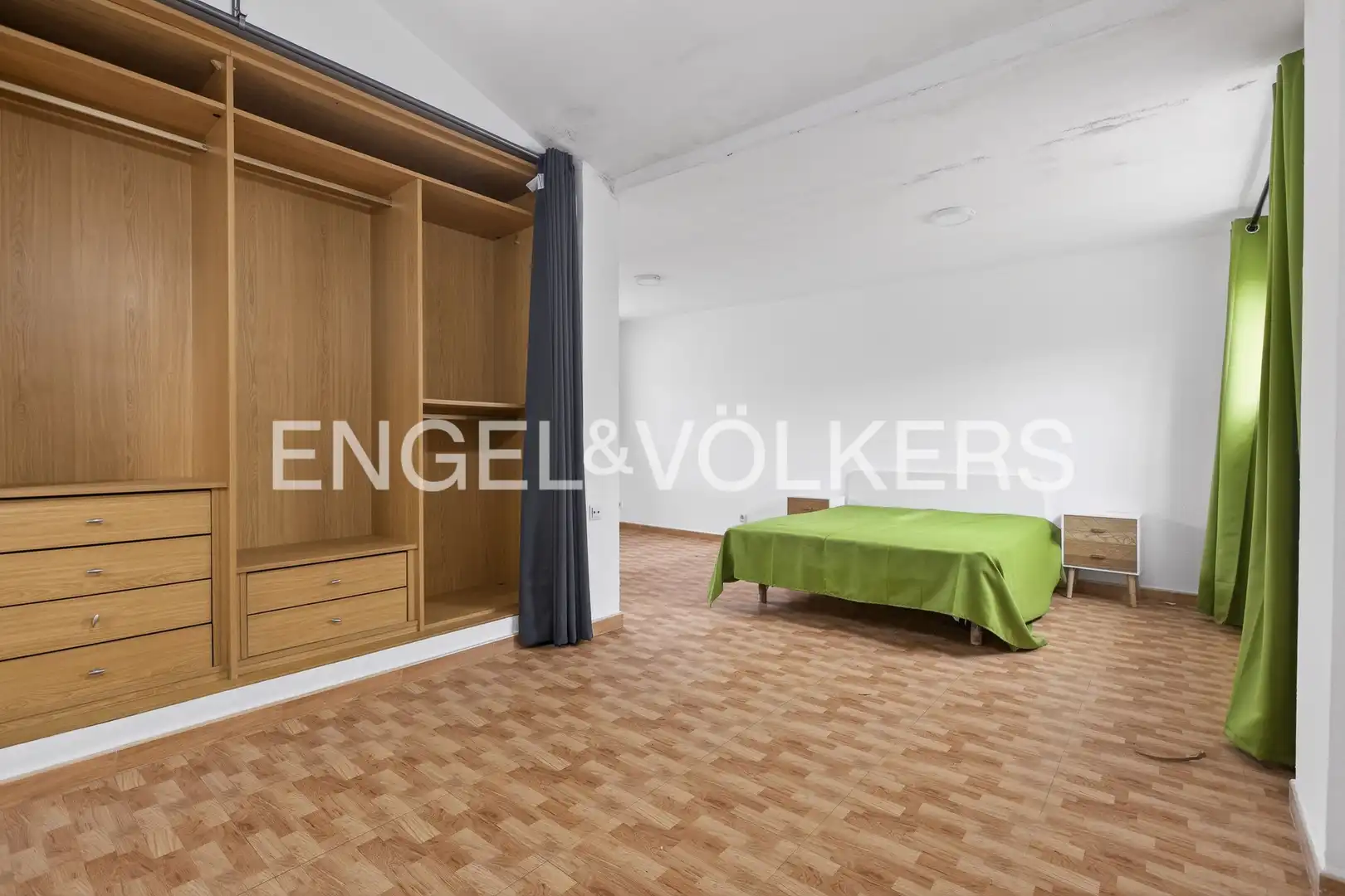 Bedroom of Houses for sale in Tomares  with Air Conditioner, Heating and Private garden