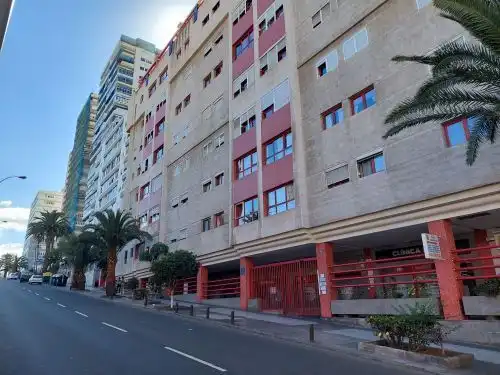 Appartement compact avec ascenseur à louer à Avenida Escaleritas 54