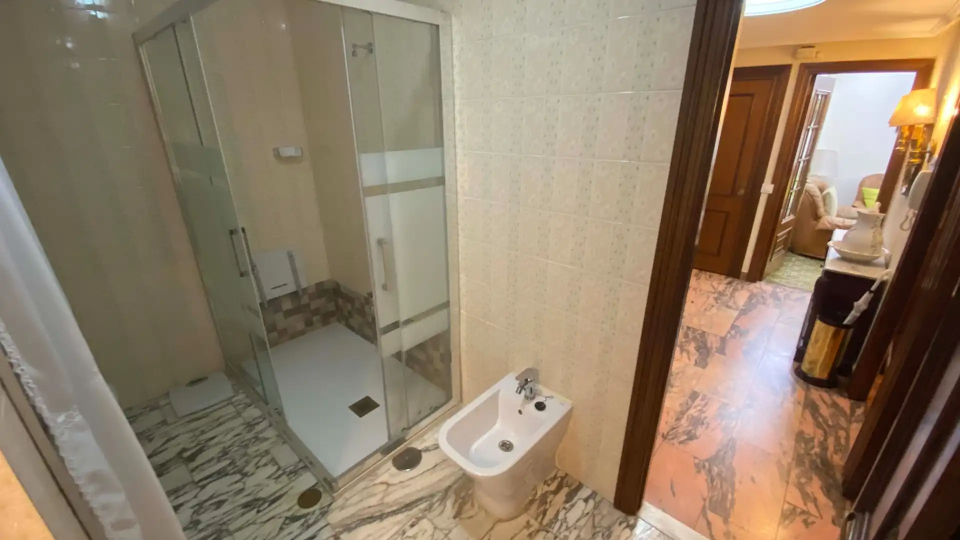 Bathroom of Flat for sale in San Martín del Rey Aurelio  with Heating, Parquet flooring and Terrace