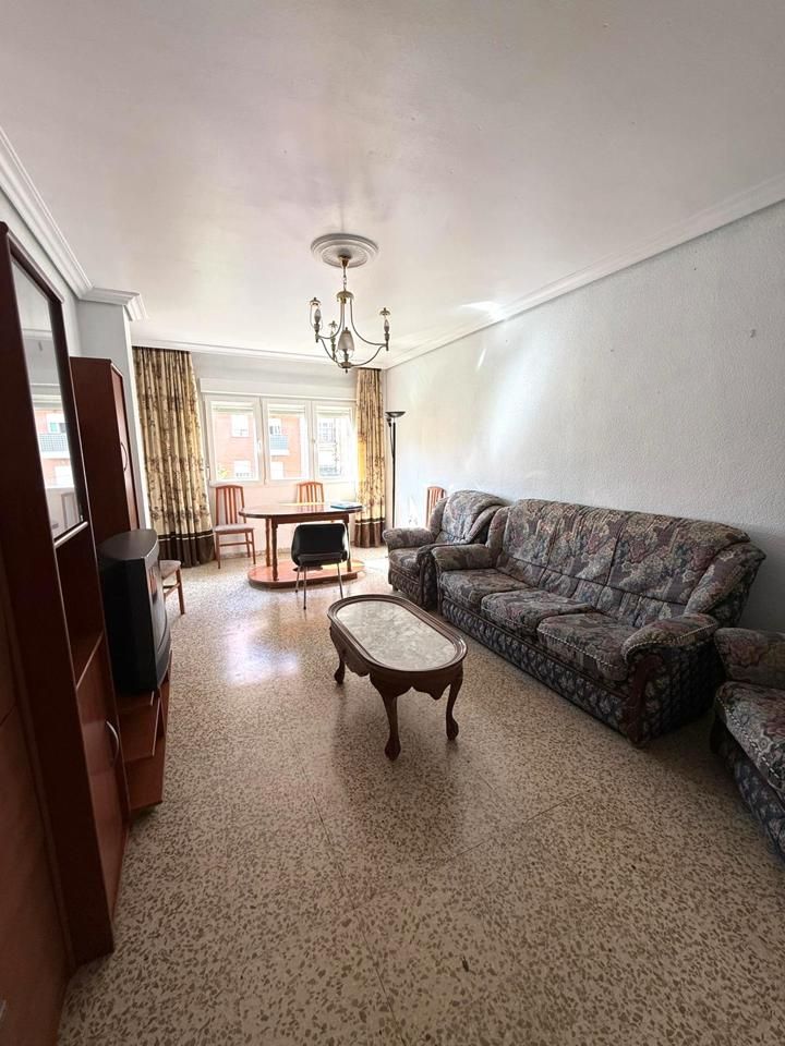 Living room of Flat for sale in Badajoz Capital  with Air Conditioner and Furnished