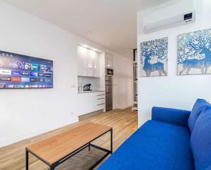 Living room of Study to share in  Madrid Capital  with Air Conditioner, Heating and Terrace