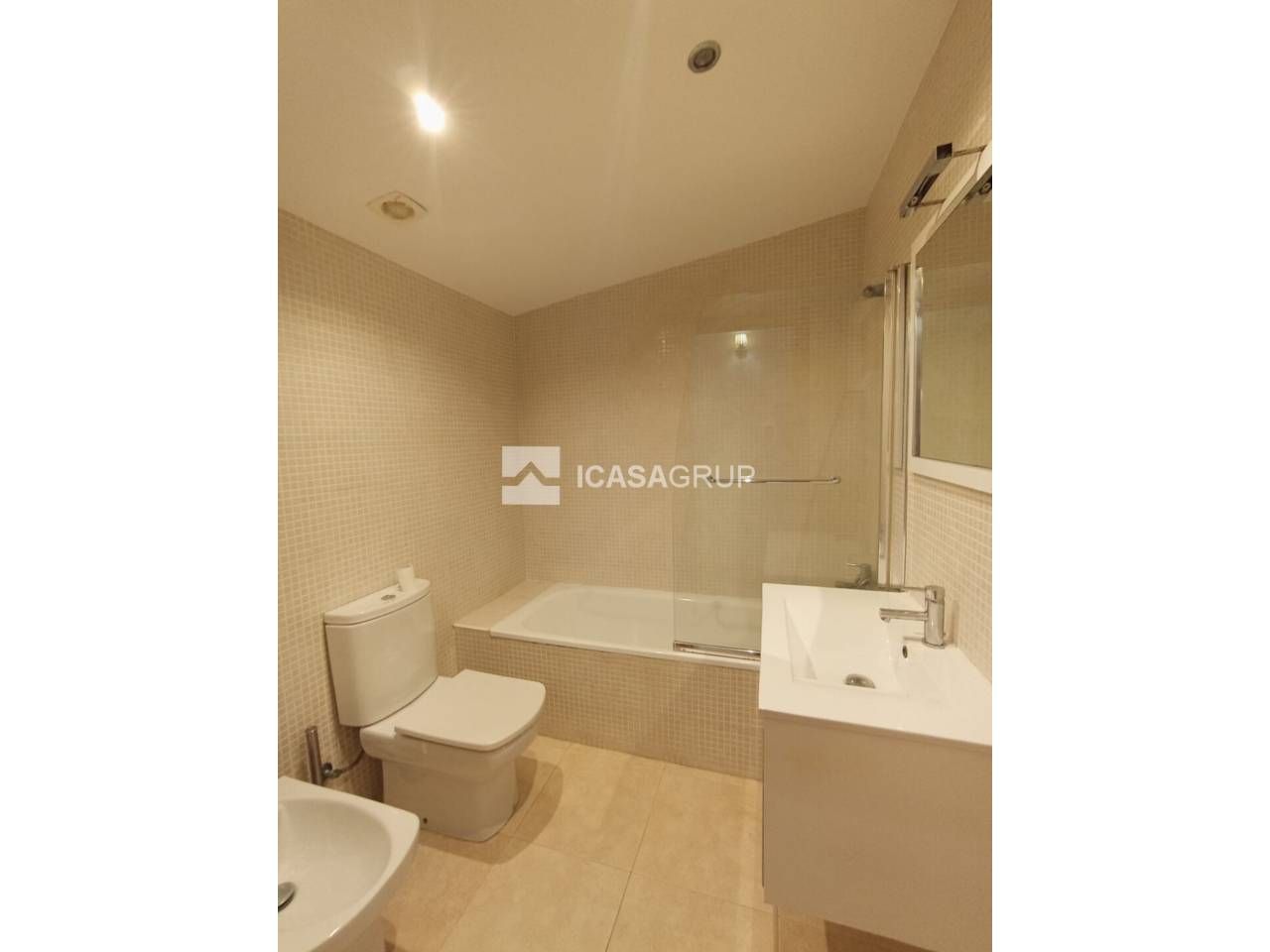 Bathroom of Flat for sale in Rubí  with Heating and Terrace