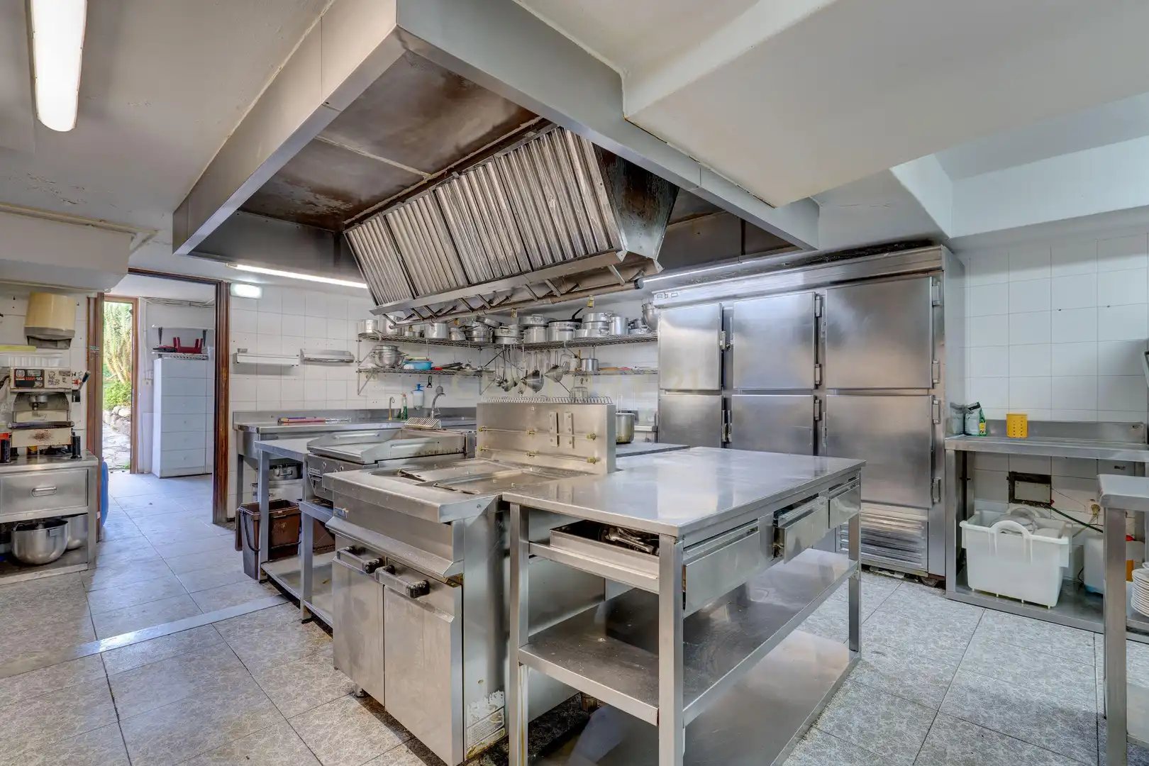 Kitchen of Commercial properties for sale in Deba  with Air Conditioner