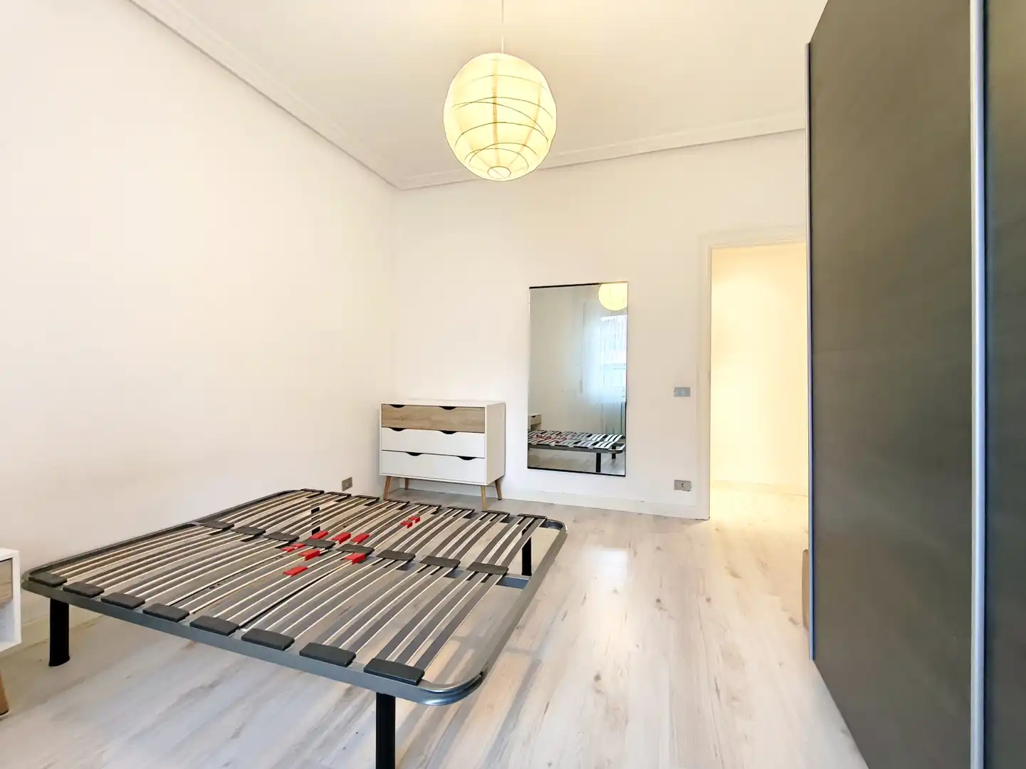 Habitación de Piso en venta en  Logroño con Calefacción, Parquet y Amueblado