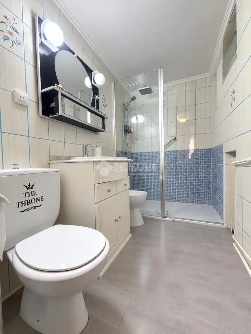 Bany de Pis en venda en Madrid amb Calefacció, Parquet i Terrassa