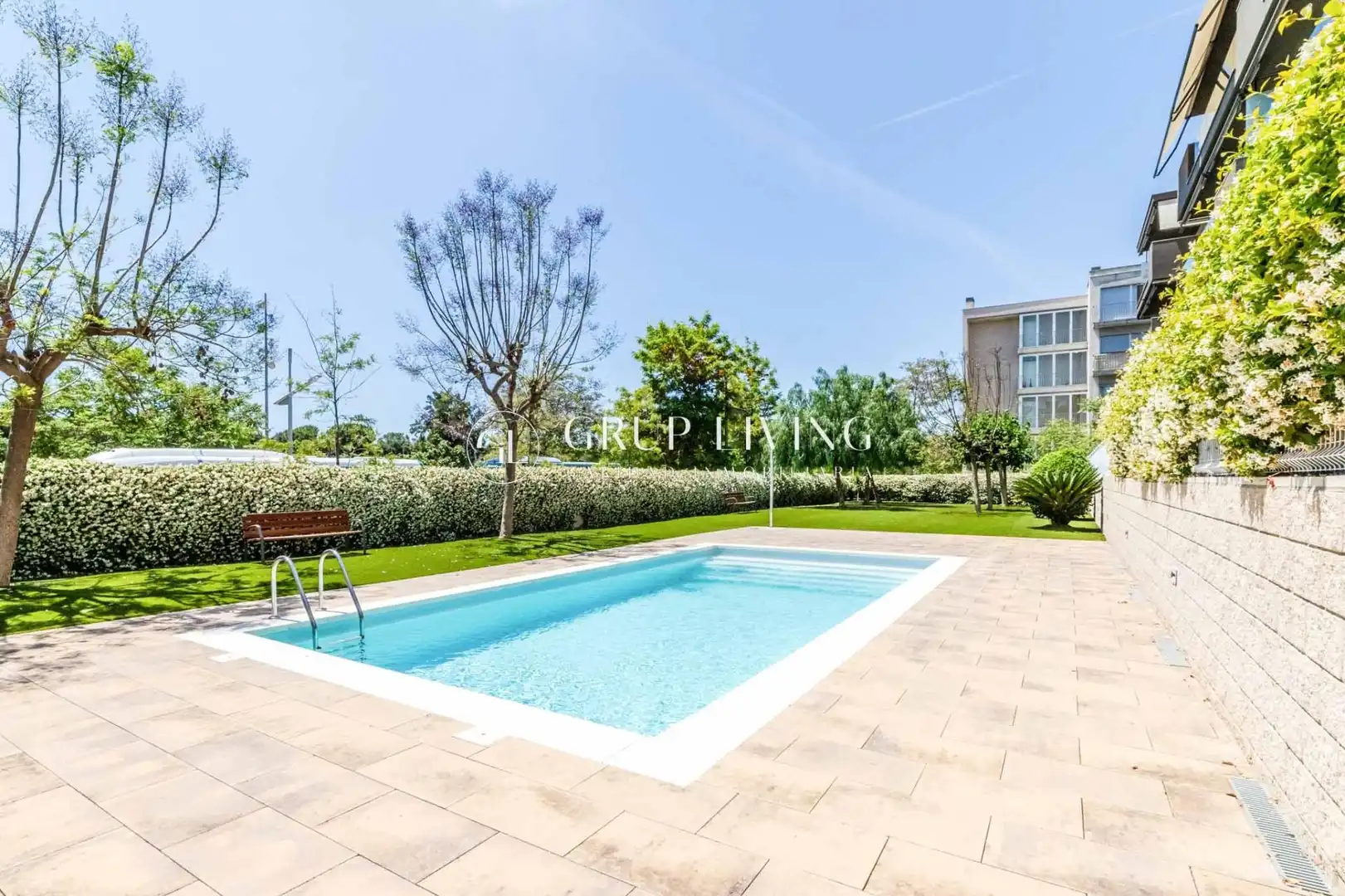 Piscina de Pis en venda en Sitges amb Calefacció, Jardí privat i Terrassa